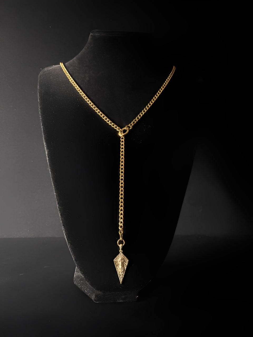 LoveChains™ - Knight’s Shield Slip Chain Choker